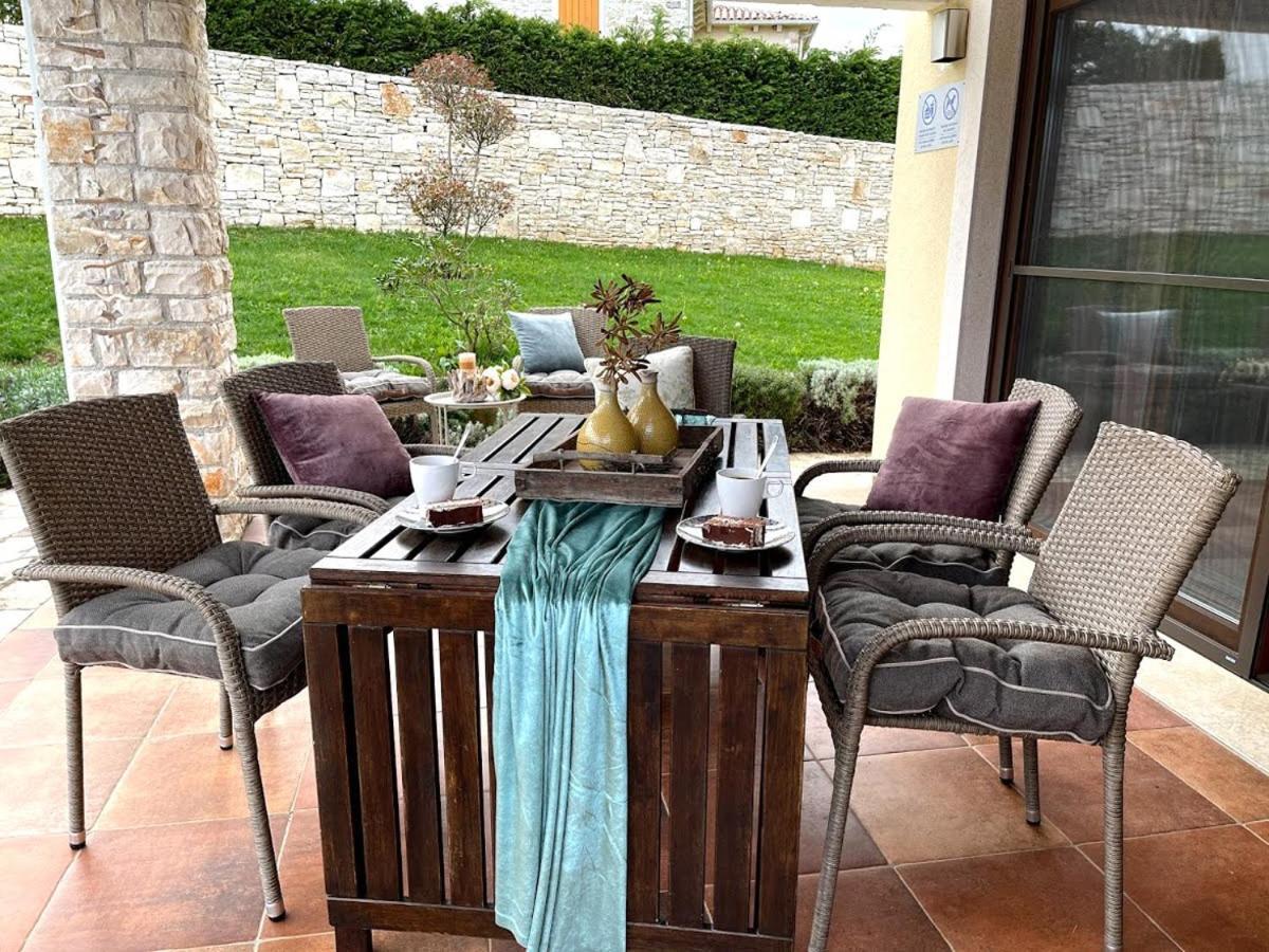 Villas Adagio Rojnići Buitenkant foto